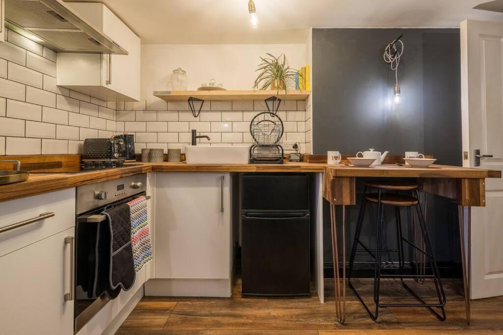 Modern 1-Bed Central Apartment With Outside Space Okręg wyborczy Hove Zewnętrze zdjęcie